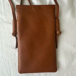 Madewell Cell phone holder crossbody in saddle leather